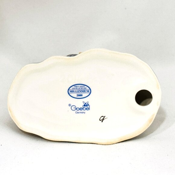 Goebel Hummel #2014 2/0 "Christmas Delivery" First Issue/Milennium 2000 - Picture 9 of 10